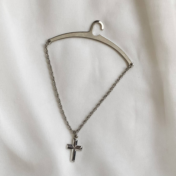 Vintage Other - VTG Silver Cross Pendant Tie Chain